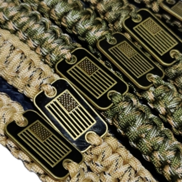 NWT Camouflage Light Rose Woven USA Flag Charm Size 8.66 in - Picture 5 of 5